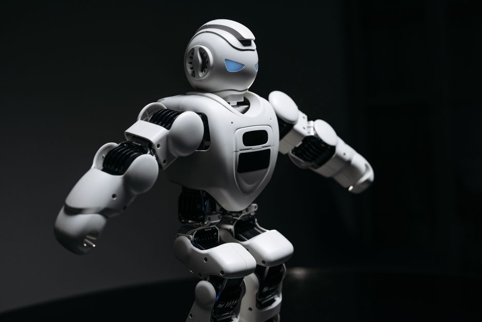 AI Race Heats Up: China Chips, Top Open Models & Data Centers (2026) — Photo by Pavel Danilyuk on Pexels
