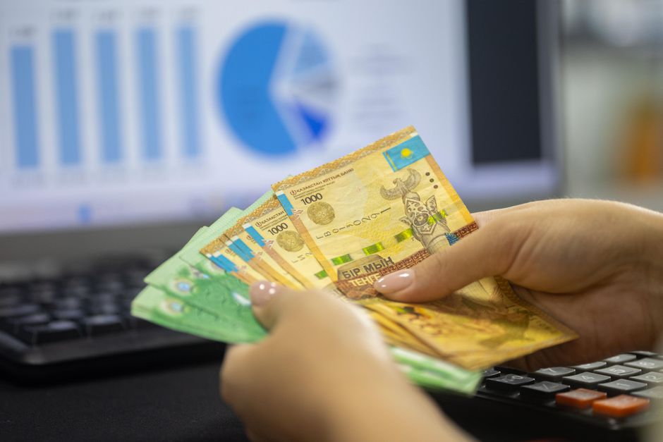 VOO 20-Year Return, 2-ETF Strategy & Okta Surge: August 2026 — Photo by Bia Limova on Pexels