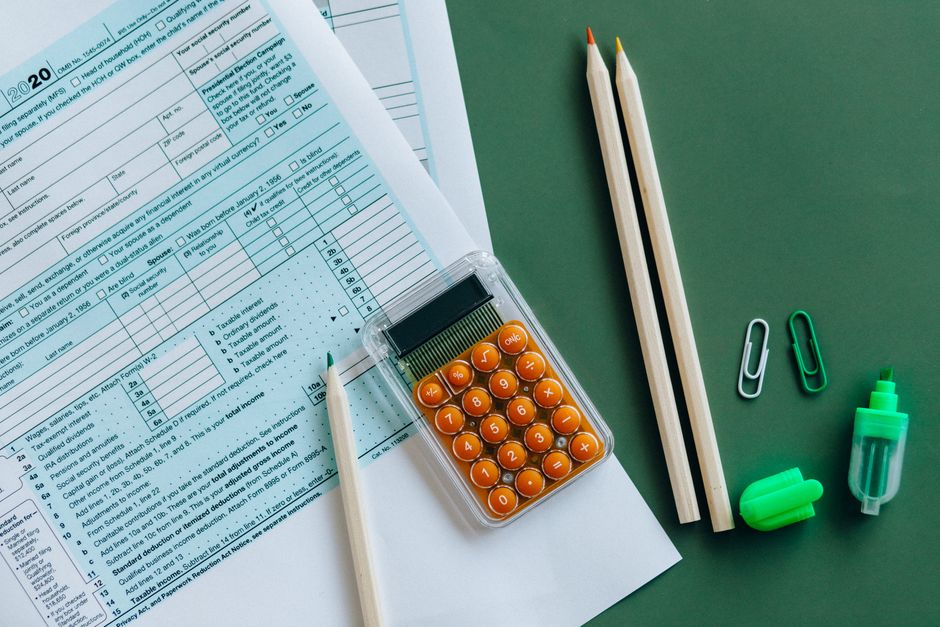 2026 IRS Tax Strategy: Filing Season, Credits & Delays — Photo by Nataliya Vaitkevich on Pexels